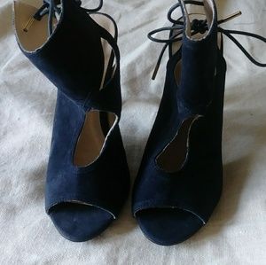 Clabel 4 1/2 in ankle heels